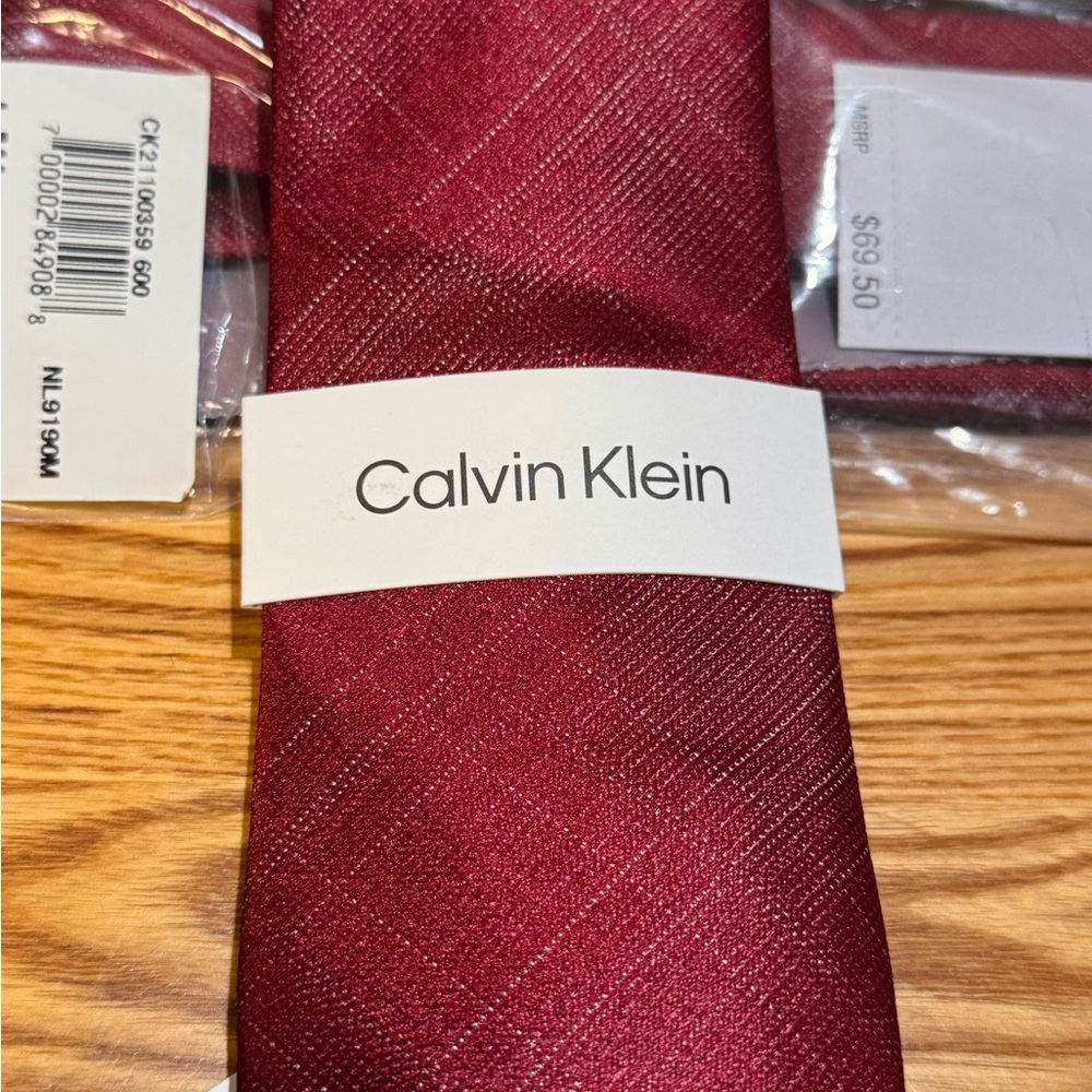 Calvin Klein Men's Burgundy Diagonal Pattern Tie